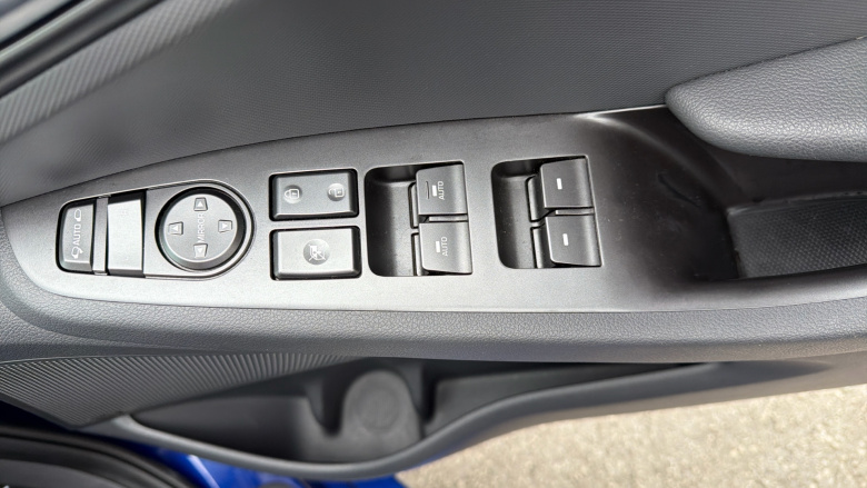 Hyundai IONIQ 1.6 GDi Hybrid Premium SE 5dr DCT Hybrid Hatchback